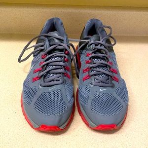 Nike Women’s Air Max size 11